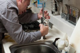 How do I start a plumbing business?